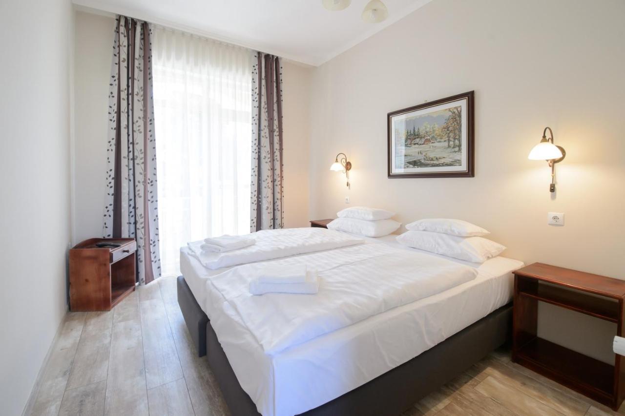Illaberek Panzio Hotel Eger Buitenkant foto