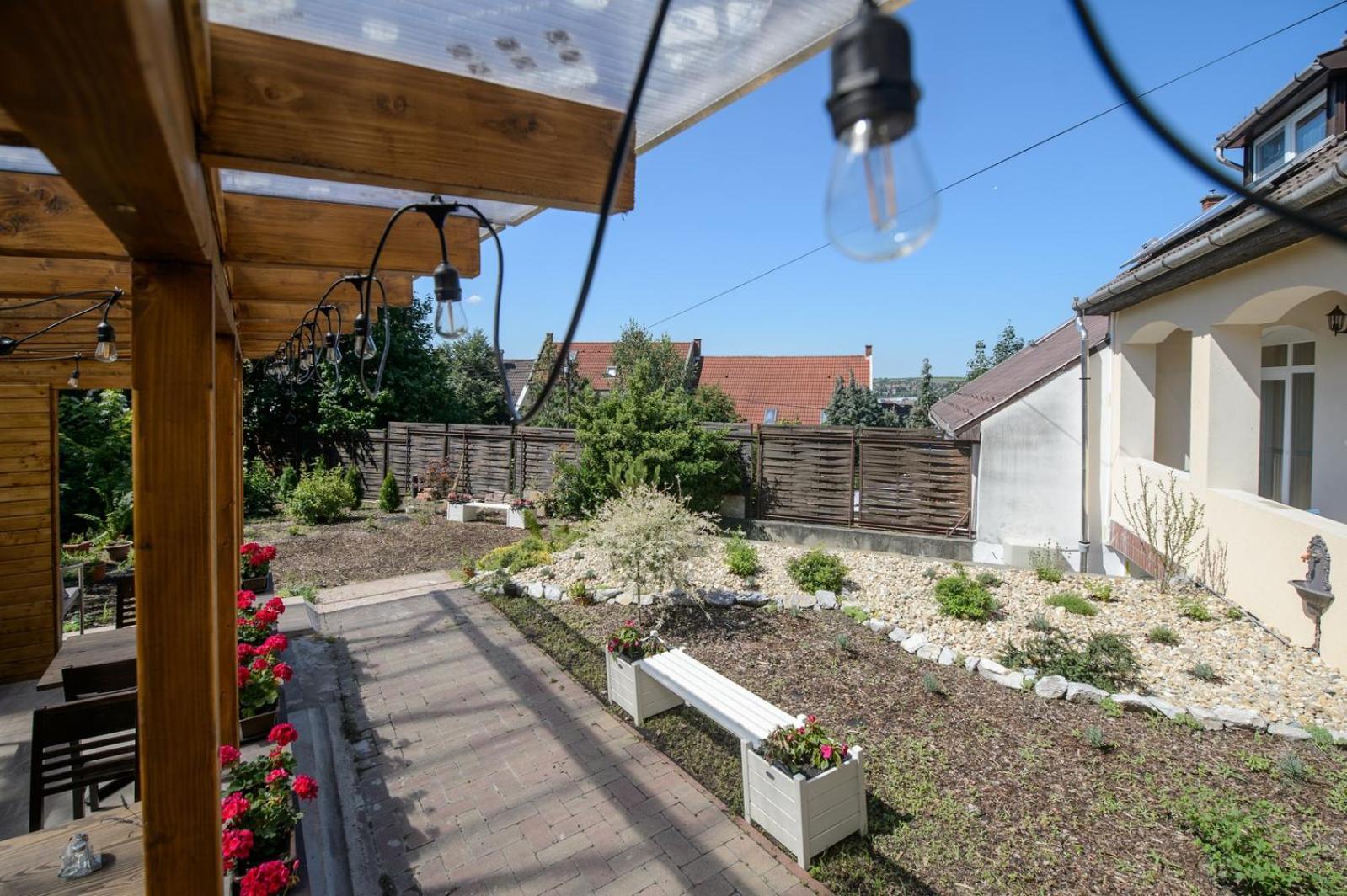 Illaberek Panzio Hotel Eger Buitenkant foto