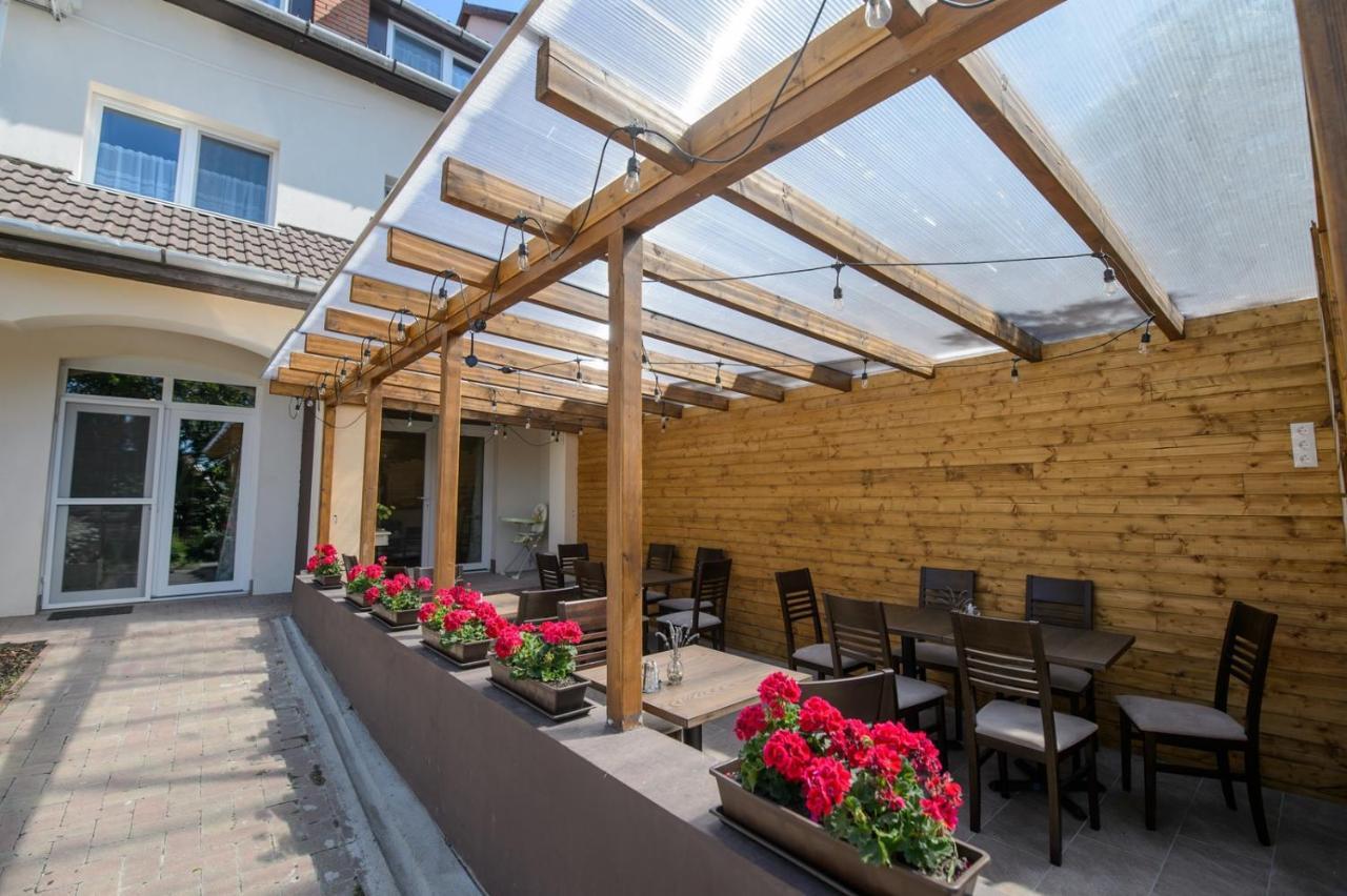 Illaberek Panzio Hotel Eger Buitenkant foto