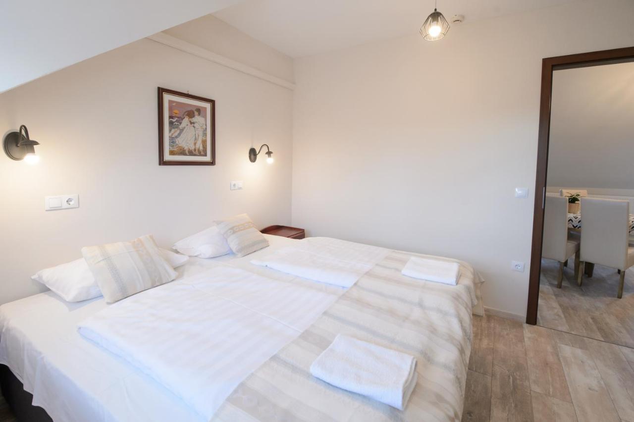 Illaberek Panzio Hotel Eger Buitenkant foto