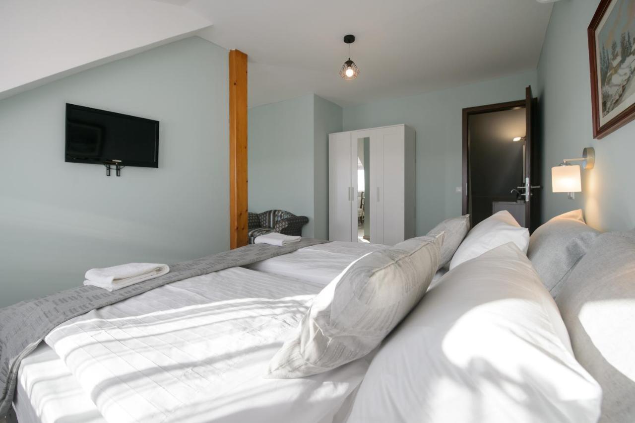 Illaberek Panzio Hotel Eger Buitenkant foto